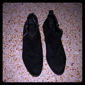 black ankle high boots